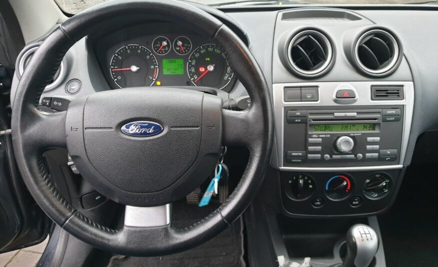 Ford Fiesta 1.3i amper 93000 km !!