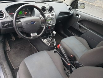 Ford Fiesta 1.3i amper 93000 km !!