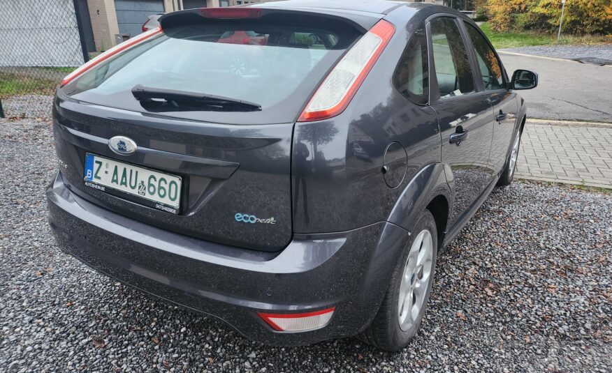 Ford Focus 1.6 TDCI 110 PK amper 142000 km !