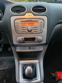 Ford Focus 1.6 TDCI 110 PK amper 142000 km !